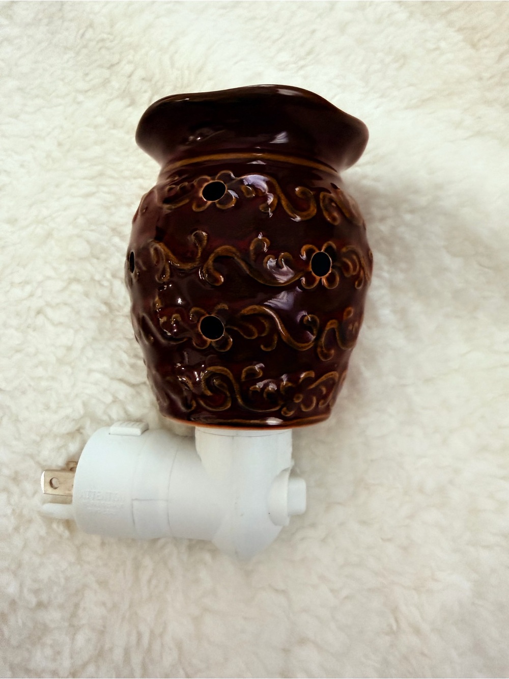 Ceramic Plug-In Wax Warmer in Dark Brown